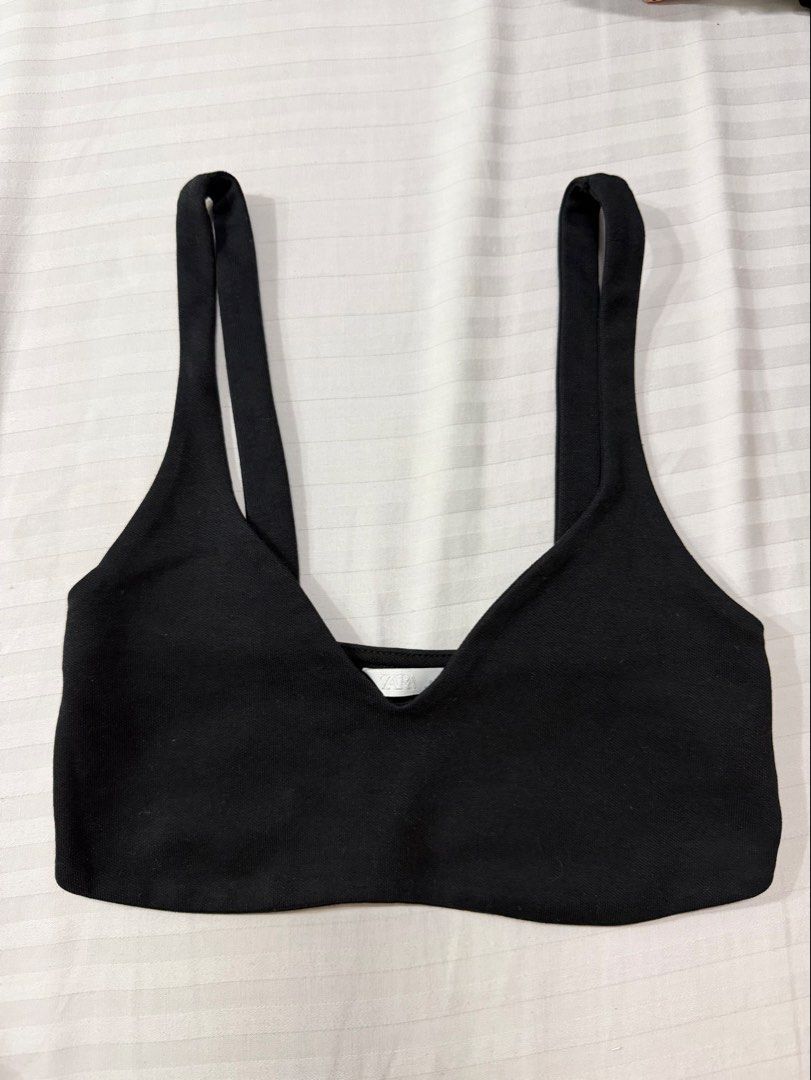 Zara crop top (Category: Sleeveless) located in Pasig City. Submitted by bonniebuys_23 (Listing ID 1469547017, Image 1). Description: .