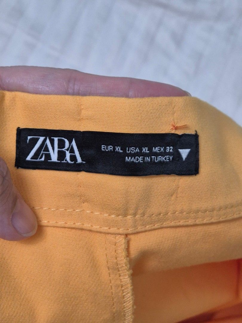 Zara Cropped Flare Pants (Category: Other Bottoms) located in Las Pinas. Submitted by bambambini (Listing ID 1469507166, Image 2). Description: .