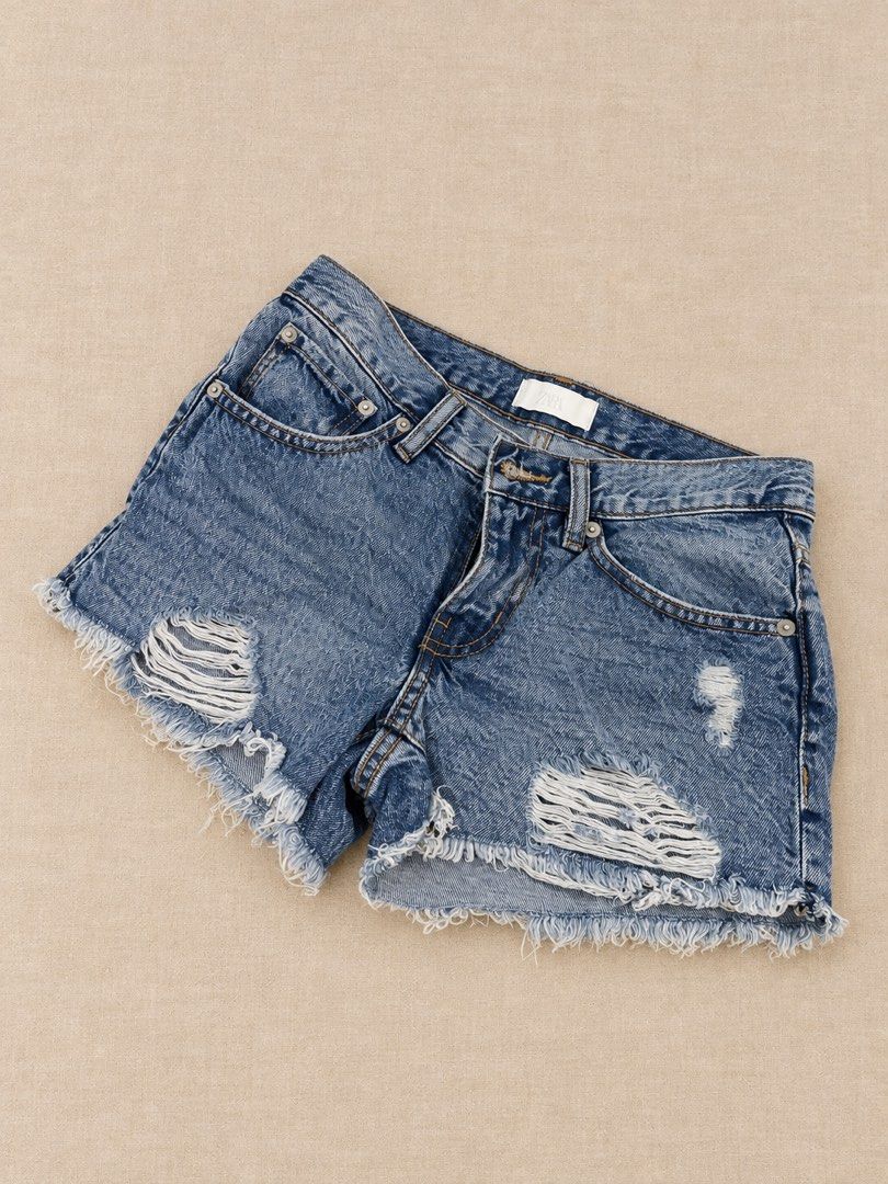Zara Distressed Denim Shorts (Category: Shorts) located in Manila. Submitted by lexiandco.ph (Listing ID 1469406853, Image 1). Description: .