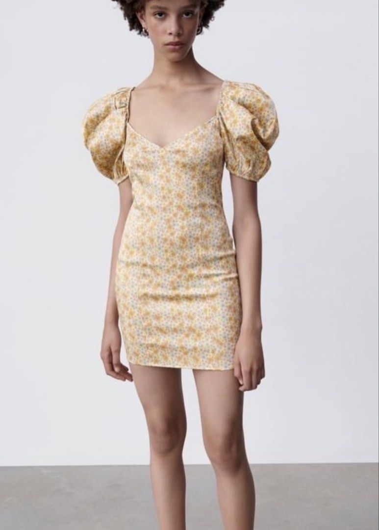 Zara Dress Puffsleeves Small (Category: Dresses) located in Rizal. Submitted by dmplelicious (Listing ID 1469433604, Image 1). Description: .