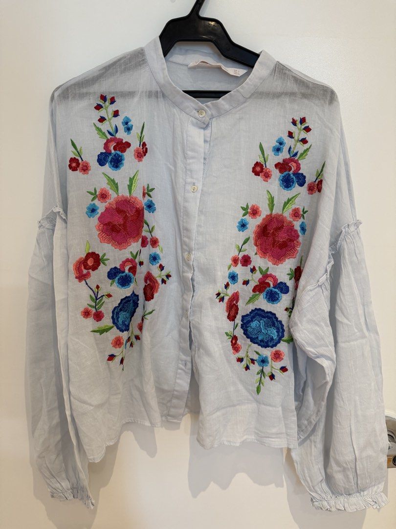 Zara embroidered top nlouse (Category: Blouses) located in Makati City. Submitted by nmvs1 (Listing ID 1469429095, Image 1). Description: Zara embroidered blouse Large Worn once excellent condition Nice design.
