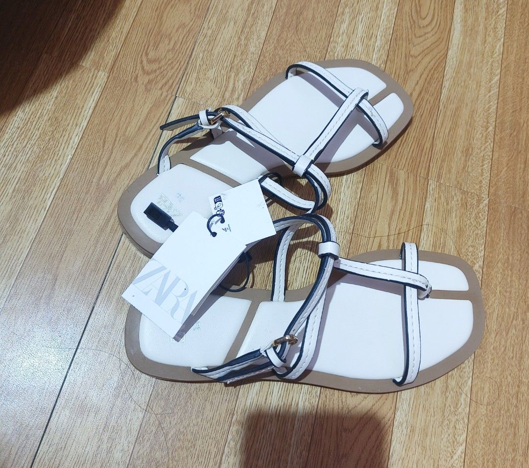 Zara Flat Sandals 😍 free sfee (Category: Flats & Sandals) located in Bulacan. Submitted by joanplm12 (Listing ID 1469496312, Image 2). Description: brandnew size 36 free sfee rfs masikip sakin pwede din swap sa size 37.