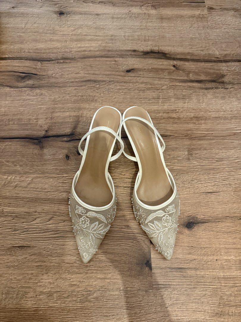 Zara Kitten Heels (Category: Heels) located in Marikina City. Submitted by hazeljaner (Listing ID 1469495778, Image 1). Description: Flaws are in the pictures. Lowballers won’t be entertained..
