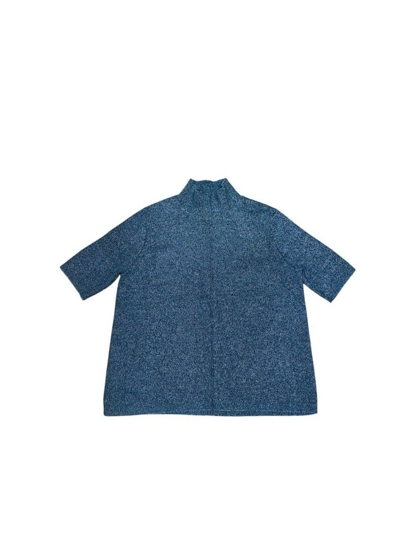 ZARA KNIT High-Neck Marled Sweater (Category: Others Tops) located in Gapan. Submitted by lovelypreloved1497 (Listing ID 1469424870, Image 1). Description: ✨ Authentic ZARA KNIT High-Neck Marled Sweater ✨ Letting go of this chic, stylish short-sleeve knit top from Zara. Crafted from a gorgeous, thick marled "salt and pepper" fabric in charcoal grey and white threads. Designed with a flattering high mock neckline and relaxed short sleeves. It has 