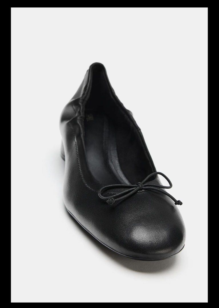 ZARA LEATHER HEELED BALLET FLATS WITH BOW (Category: Heels) located in Makati City. Submitted by yuhbee (Listing ID 1461331088, Image 3). Description: ZARA LEATHER HEELED BALLET FLATS WITH BOW ~ Size 36(23.4cm / 9.2 inch) ~ Best seller, always sold out ~ Good as new, only used once indoor, carpeted RFS: wrong size, can’t make the size work, i am size 35.