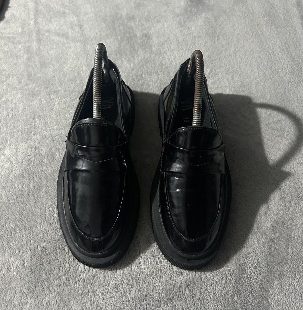Zara loafers (Category: Loafers) located in Quezon City. Submitted by findsbyme_ (Listing ID 1469473650, Image 1). Description: .
