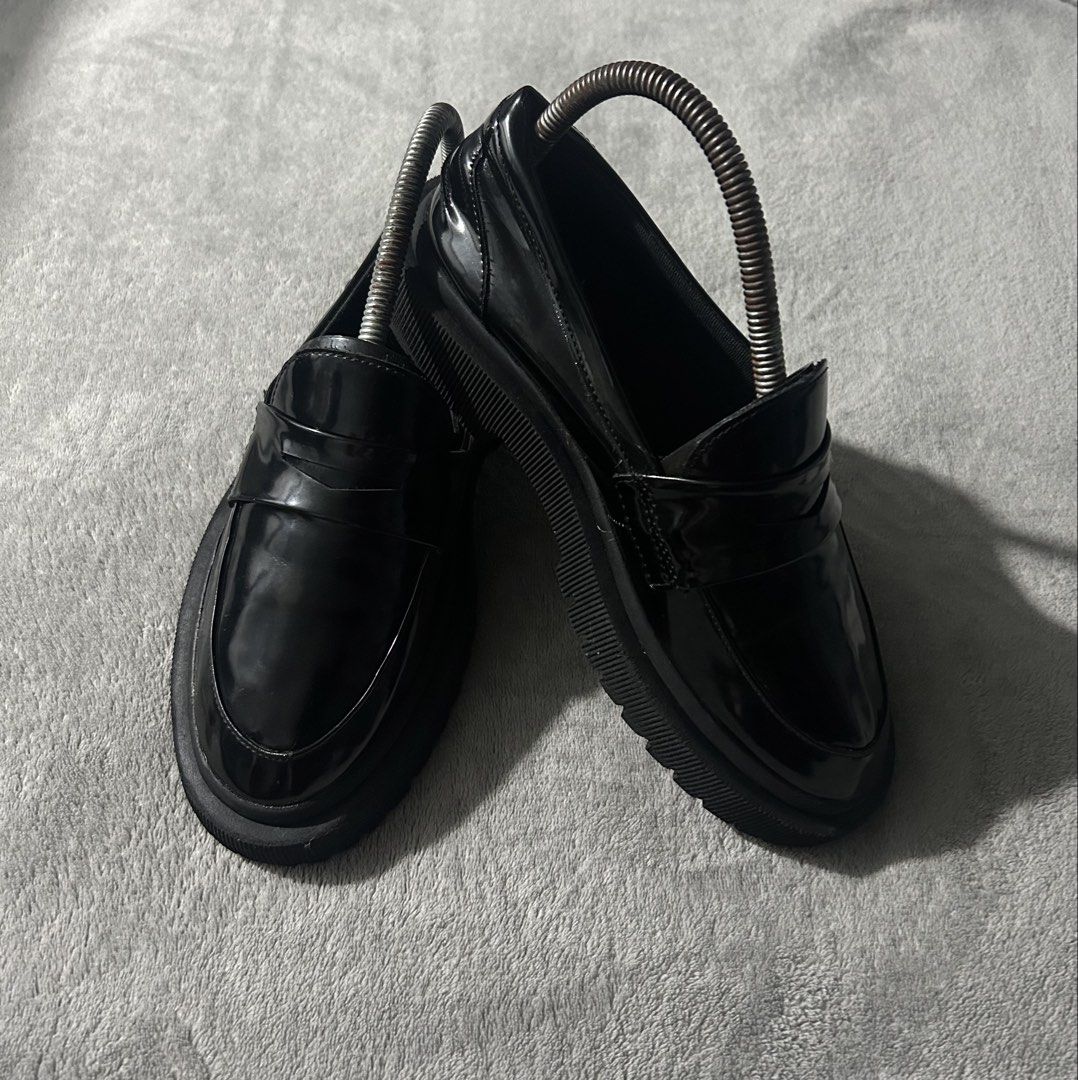 Zara loafers (Category: Loafers) located in Quezon City. Submitted by findsbyme_ (Listing ID 1469473650, Image 2). Description: .
