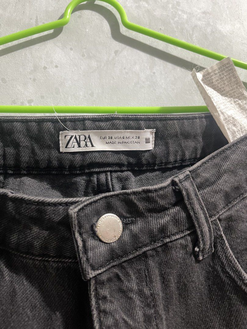 Zara Mom Jeans (size 29-30) (Category: Jeans) located in Rizal. Submitted by dmplelicious (Listing ID 1469532891, Image 2). Description: .