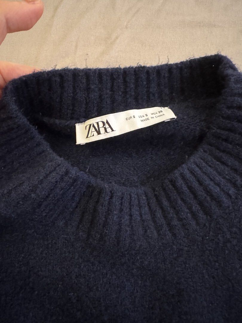 Zara Navy Blue Sweater (Category: Longsleeves) located in Pasig City. Submitted by katsud0oon (Listing ID 1469448770, Image 2). Description: My favorite sweater! Unfortunately too big on me now :(( .