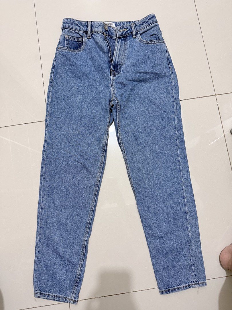 Zara Pants (Category: Jeans) located in Pasig City. Submitted by queensuite (Listing ID 1469478082, Image 2). Description: Like new.