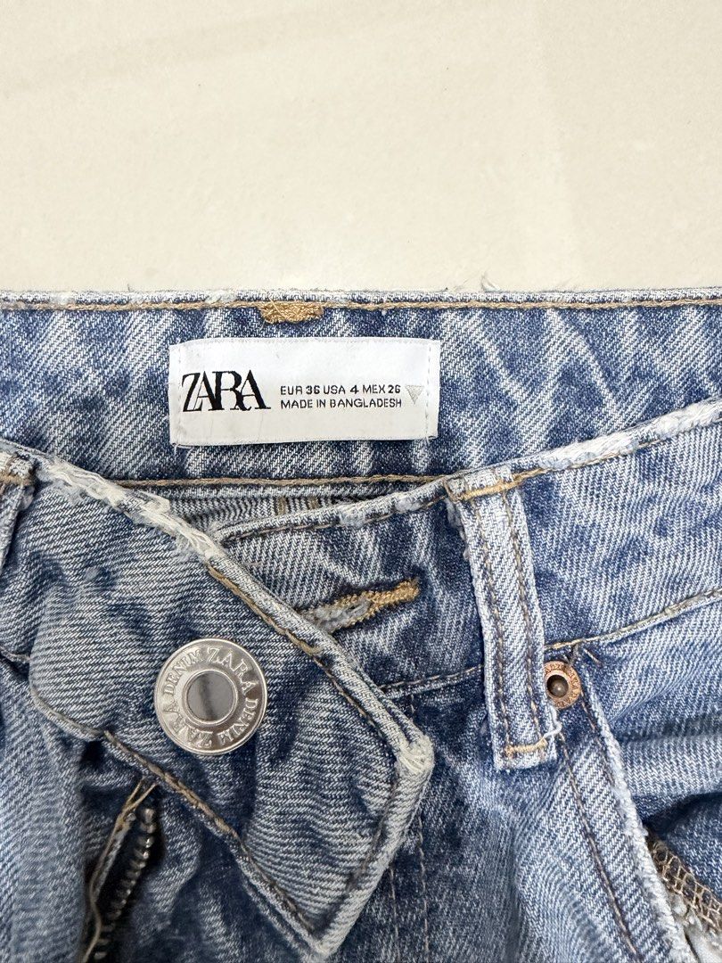 Zara Pants (Category: Jeans) located in Pasig City. Submitted by queensuite (Listing ID 1469478343, Image 1). Description: Like New.