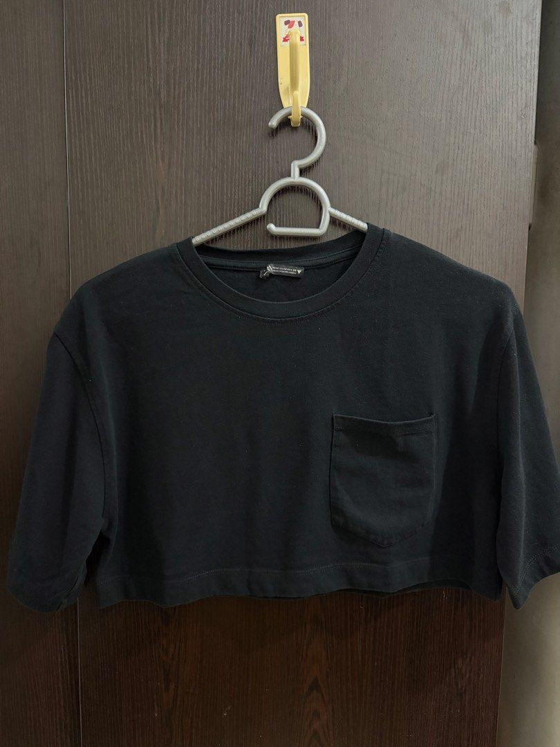 Zara Pocket Cropped Tshirt (Category: Shirts) located in Manila. Submitted by kloseta_manila (Listing ID 1469546252, Image 2). Description: .
