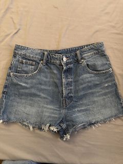 (Category: ) located in . Submitted by katsud0oon (Listing ID 1469442752, Image 1). Description: .