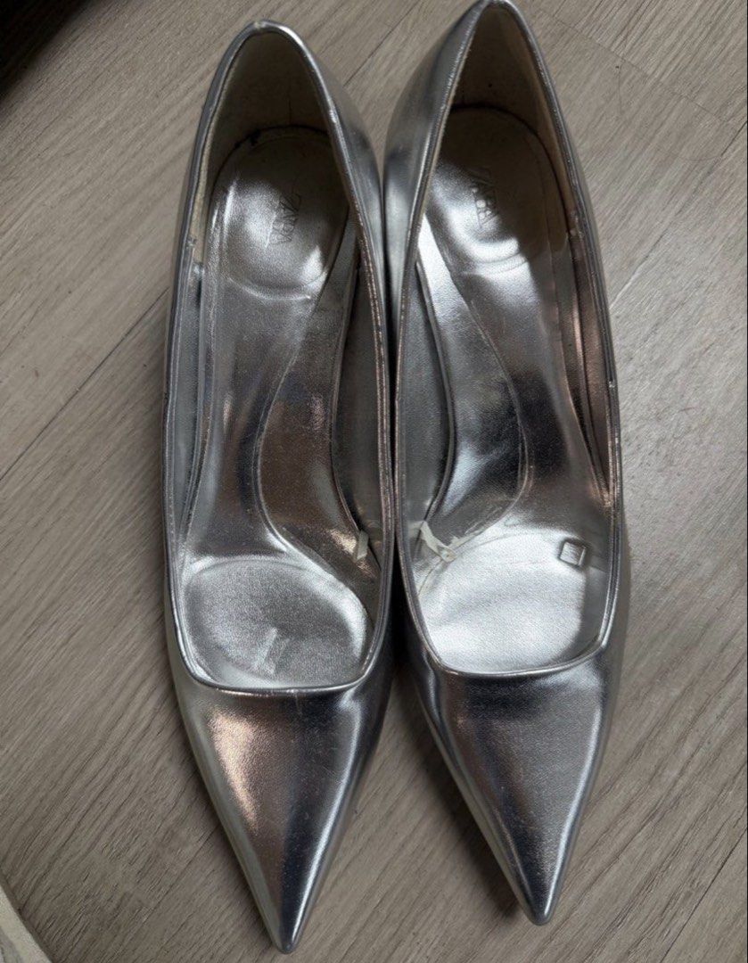 Zara Silver Kitten Heels (Category: Heels) located in Manila. Submitted by deniellegilbuena (Listing ID 1469434112, Image 1). Description: SRP 2,500.00.
