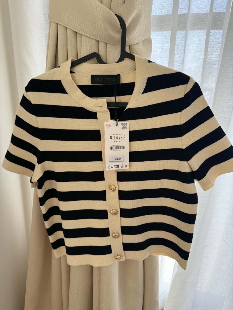 ZARA TOP (Category: Blouses) located in Quezon City. Submitted by mskayebarroza (Listing ID 1469487667, Image 2). Description: For sale Zara top BRANDNEW with tag Bought at zara greenbelt Original price 2795 Selling for 2000 Fix Plus sf to be shouldered by buyer Reason for selling Wrong size Hindi sinukat nung binili😂 Location Bf homes parañaque.