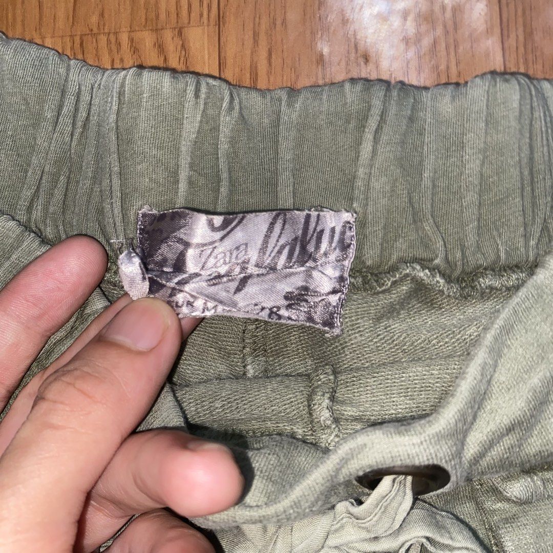 Zara two pockets Shorts (Category: Shorts) located in General Trias. Submitted by swagster.archives (Listing ID 1469533298, Image 2). Description: Zara shorts W- 25-32 inches No major flaw sp:₱350 HIT ME UP📩📩📩.