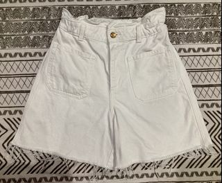 (Category: ) located in . Submitted by amorhesthrift (Listing ID 1469525682, Image 1). Description: .