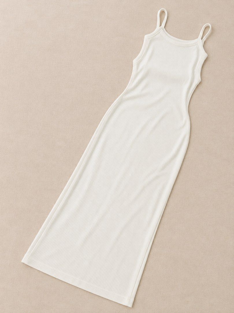 Zara White Ribbed Maxi Dress (Category: Dresses) located in Manila. Submitted by lexiandco.ph (Listing ID 1469406518, Image 1). Description: .