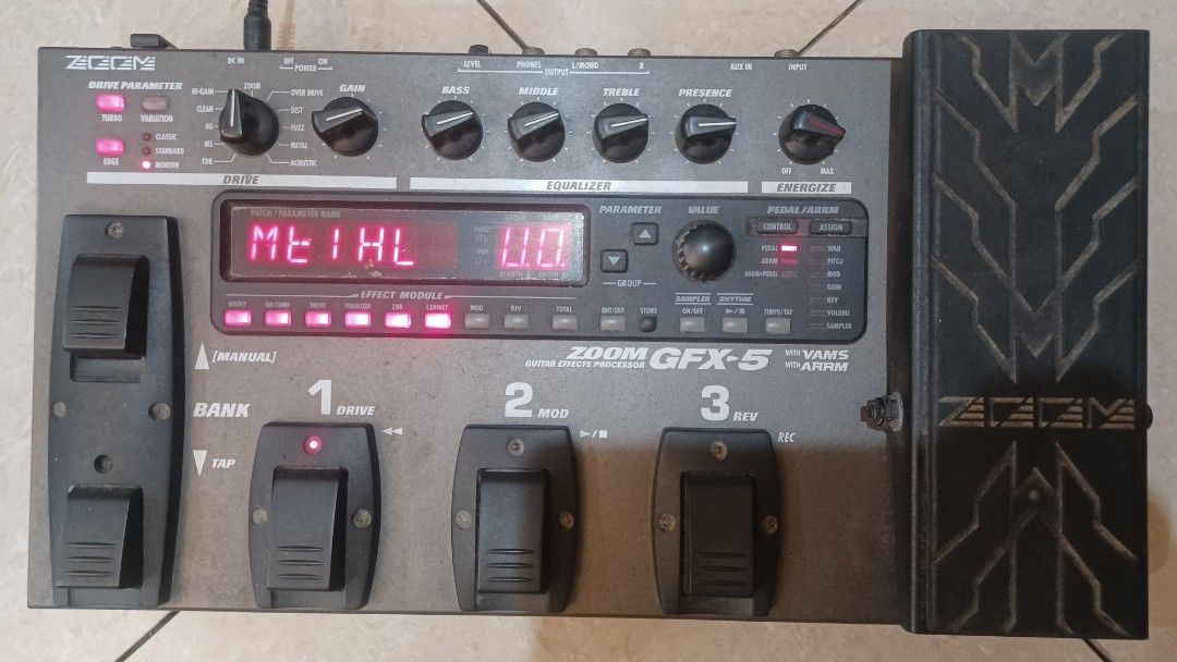 Zoom GFX 5 guitar multi effects processor (Category: Musical Instruments) located in Paranaque City. Submitted by marckthespark (Listing ID 1469465580, Image 1). Description: Paranaque area if gusto check. Pm sa address..