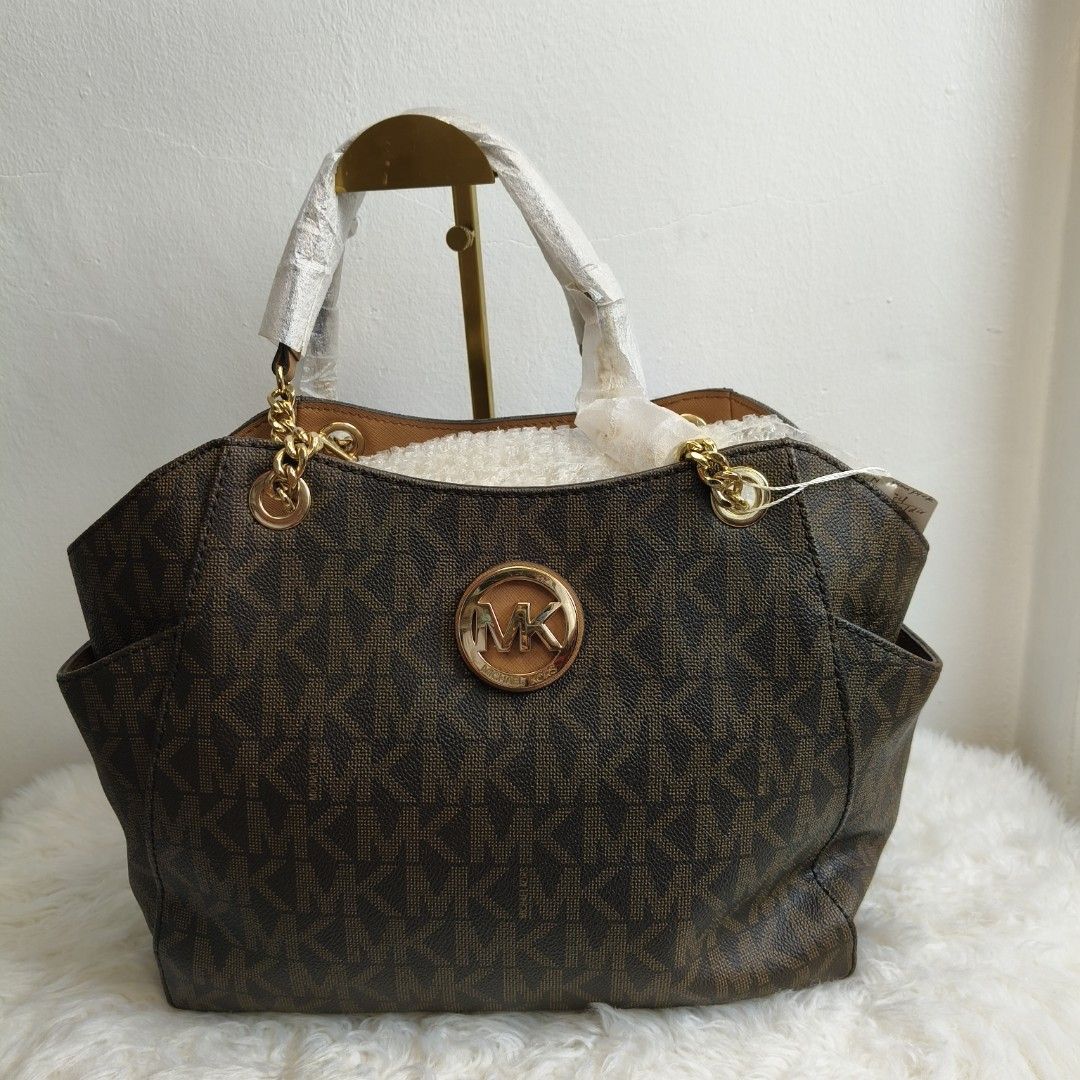 100% Original Brand new MK Tote (Category: Tote Bags) located in Mexico. Submitted by indaymurayta888 (Listing ID 1469747663, Image 1). Description: Brand new complete Inclusion..