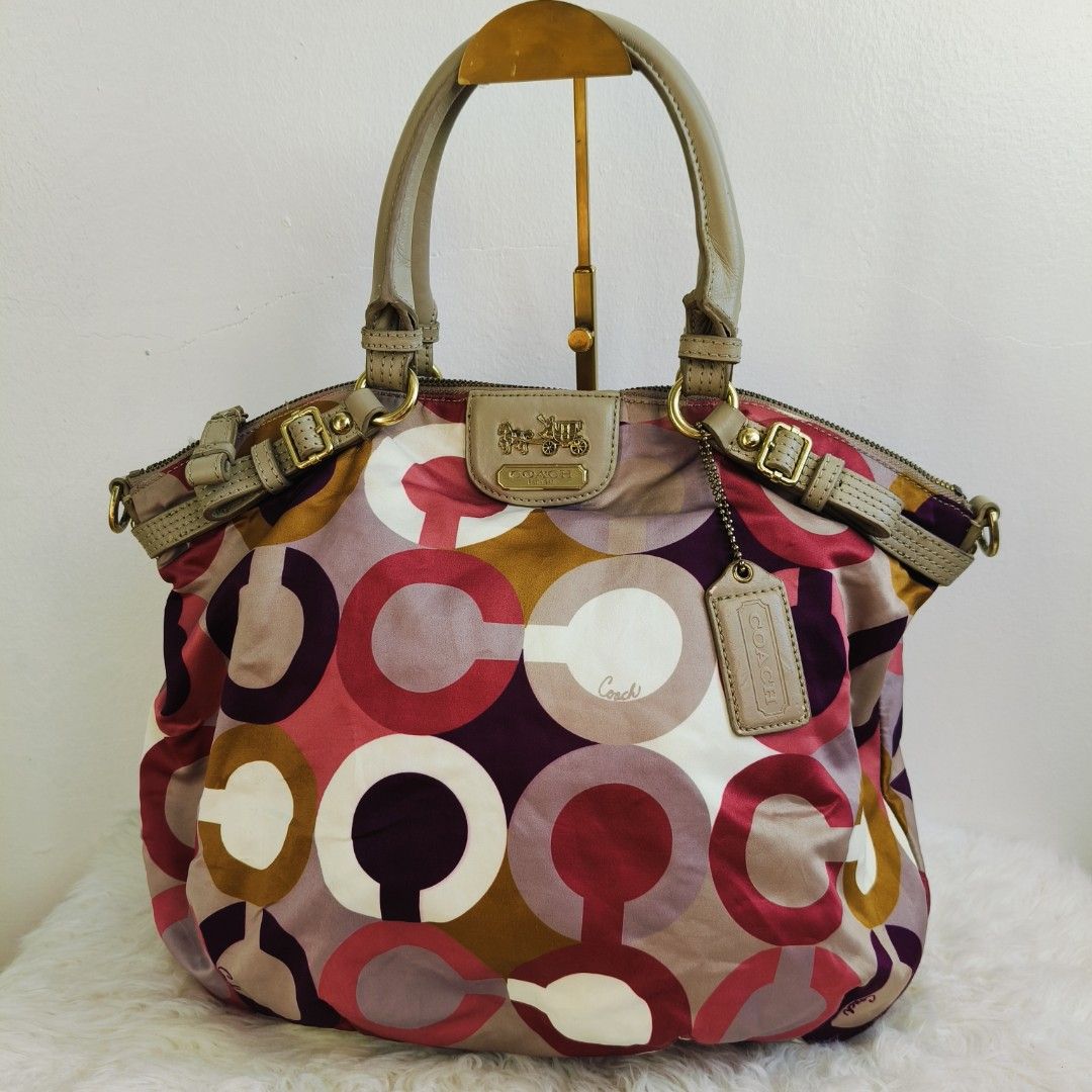 100% Original MONEY back Guarantee!! (Category: Tote Bags) located in Mexico. Submitted by indaymurayta888 (Listing ID 1469748449, Image 1). Description: 100% ORIGINAL / AUTHENTIC Money back Guarantee if proven Fake!! Price 3,800 💯Japan Preloved ✅Excellent Condition 🍀 Rank A Rate 9 ✅Shipping Nationwide/ International 📌For Order and Inquirers Please Message Us Directly 📱09649977820 📌Kindly check the photos bellow upon Ordering for your refere