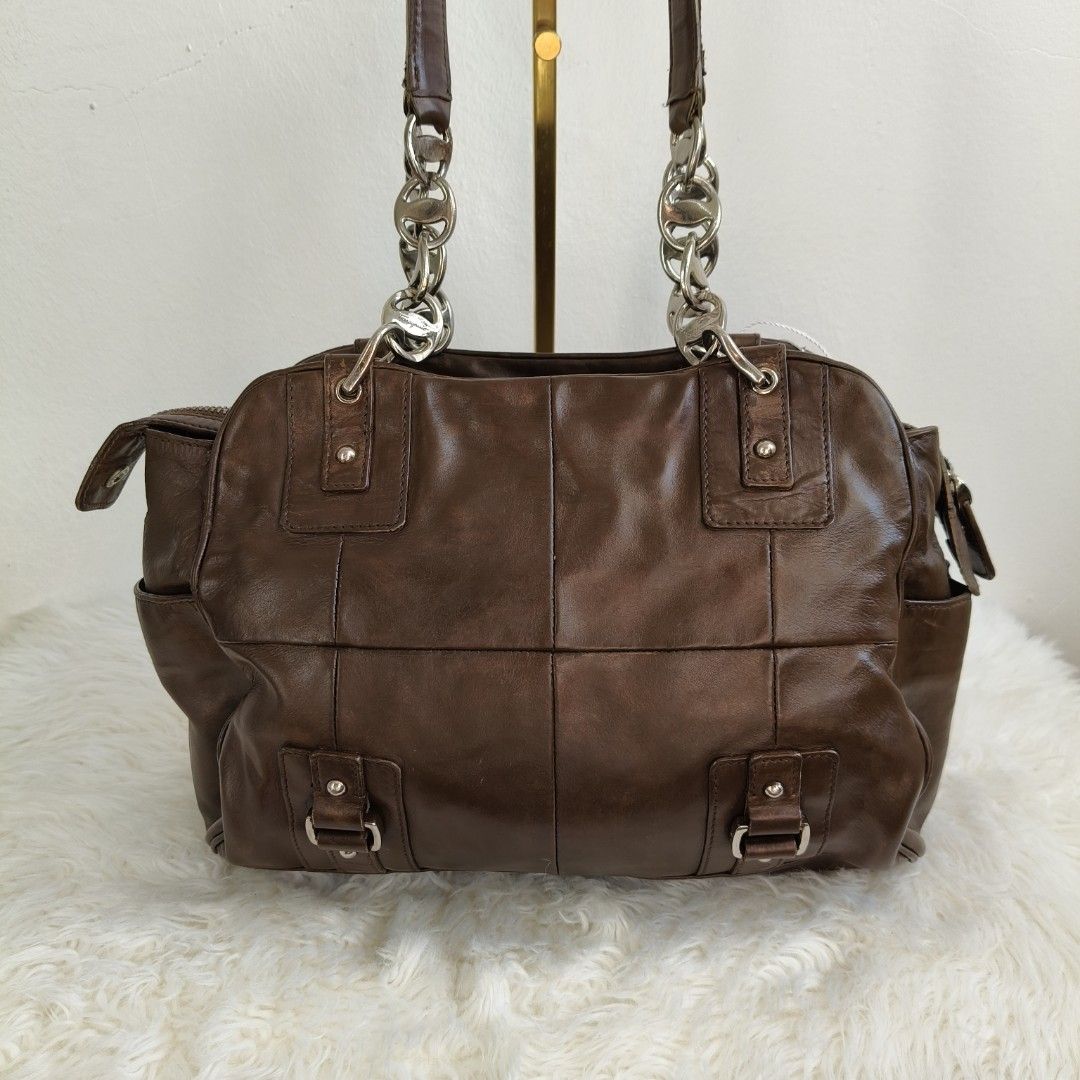 100% Original MONEY back Guarantee!!! (Category: Shoulder Bags) located in Mexico. Submitted by indaymurayta888 (Listing ID 1469748624, Image 1). Description: 100% ORIGINAL / AUTHENTIC Money back Guarantee if proven Fake!! Price 4,700 💯Japan Preloved ✅Excellent Condition 🍀 Rank AB Rate 8.5 ✅Shipping Nationwide/ International 📌For Order and Inquirers Please Message Us Directly 📱09649977820 📌Kindly check the photos bellow upon Ordering for you