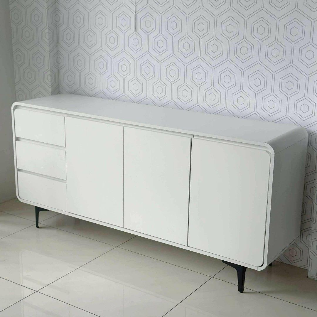 160cm Tv Rack Free Assemble (Category: TV Consoles) located in Marikina City. Submitted by angelarami63580 (Listing ID 1469589420, Image 1). Description: .