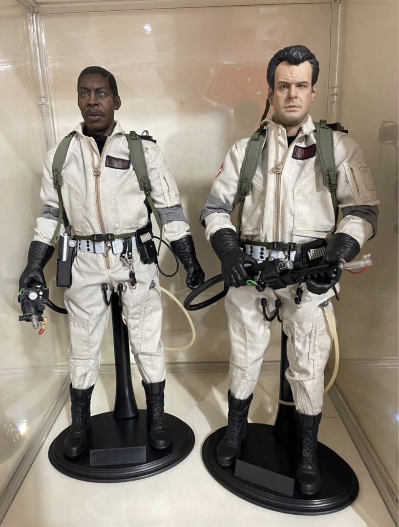 1/6 present toys ghostbusters set (Category: Action & Battle Toys) located in Manila. Submitted by ecto_toys20 (Listing ID 1469687486, Image 3). Description: venkman spengler stantz zeddemore condition: back in box,just displayed in dust proof acrylic case. complete: each with base stand,proton stream and alternate expresaive heads location:deparo,caloocan north MOP: Gcash Delivery: Lalamove.