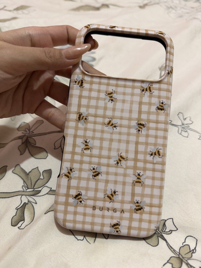 17 pro max burga case (Category: Cases & Sleeves) located in Taguig. Submitted by chen.preloveddd (Listing ID 1469740787, Image 1). Description: No more pouch and minimal scratches Rfs: Too much cases 📍Taguig south signal.
