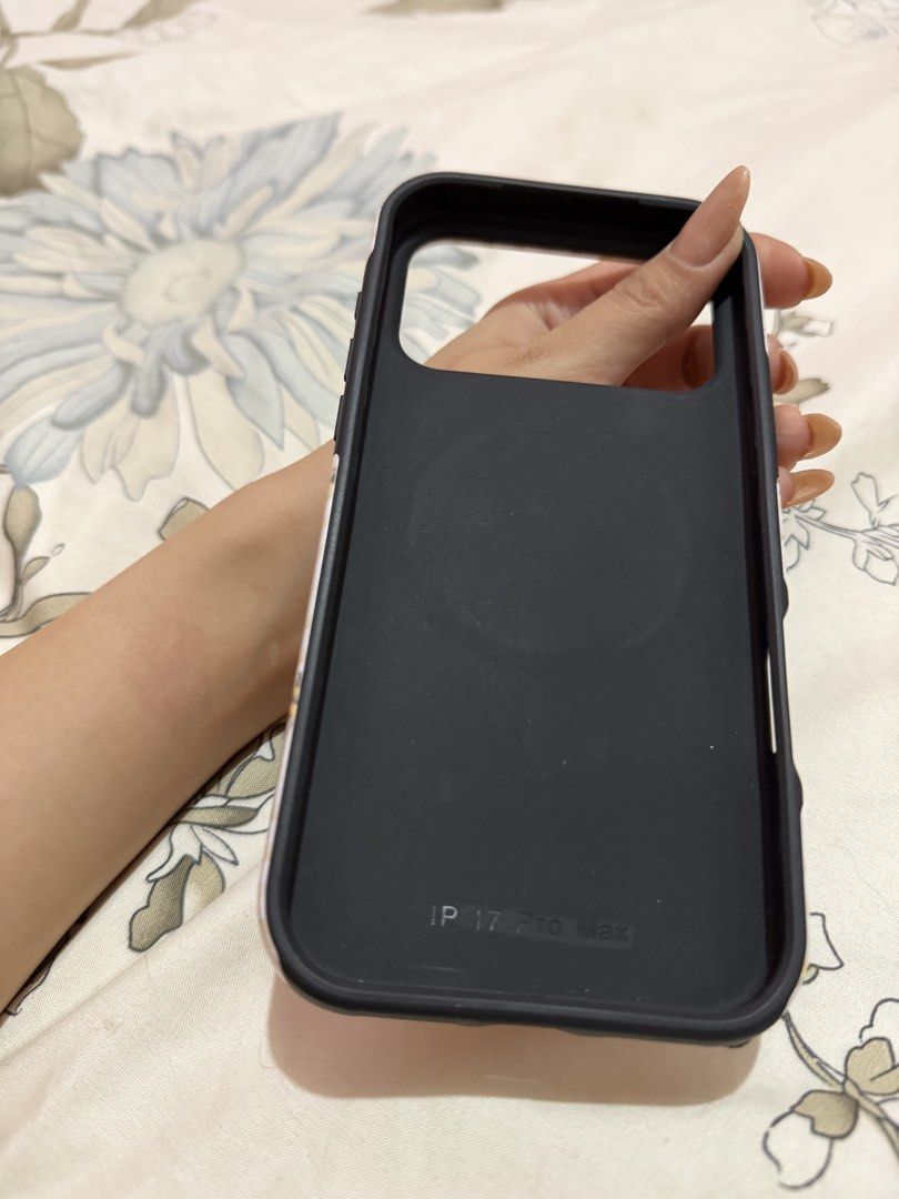 17 pro max burga case (Category: Cases & Sleeves) located in Taguig. Submitted by chen.preloveddd (Listing ID 1469740787, Image 3). Description: No more pouch and minimal scratches Rfs: Too much cases 📍Taguig south signal.