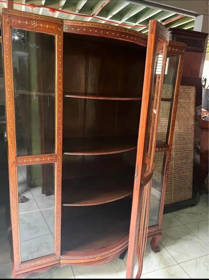 1920's Platera narra (Category: Shelves, Cabinets & Racks) located in Manila. Submitted by carmelites36250 (Listing ID 1469595253, Image 2). Description: Pre-war Buntis Platera ❤❤❤ Solid narra bone inlaid ✅✅ fully Refurbish/ Full restored ✅ Pm me ☎☎☎☎ Price-24,500 Only #forsale.