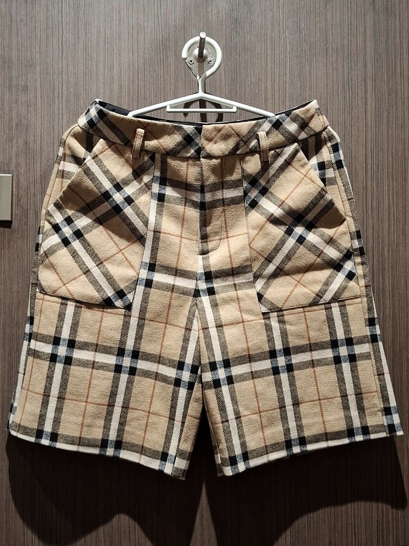 2000's Burberry Check Wool-Blend Tailored Shorts (Category: Shorts) located in Pasig City. Submitted by coveted.mnl (Listing ID 1469745190, Image 1). Description: Guaranteed Authentic📌 No Issue. Wasit : 27 Length : 18 Leg Opening : 11 (MEASURED BY INCHES) 9.5/10 overall condition No issues or flaws in fabric Retailed for $440 (P27,720) • P1300 Slightly negotiable • Pasig City meet up • Open for COD Via Lalamove or Grab • J&T courier Message us f
