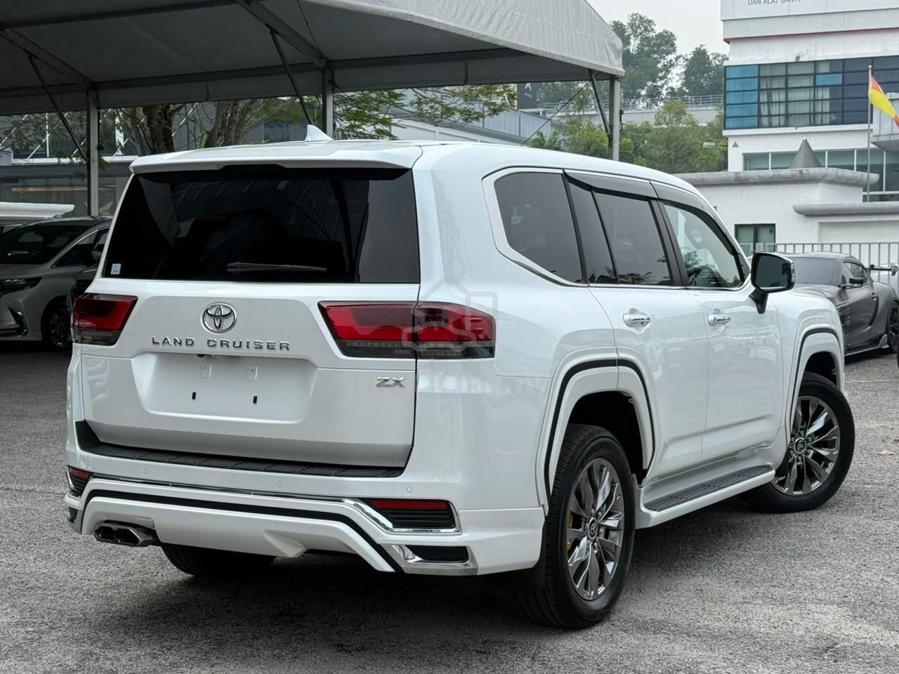 2024 Land CRUISER 3.4 ZX 5A MODELLISTA BLACK INT, Cars, Cars for Sale ...