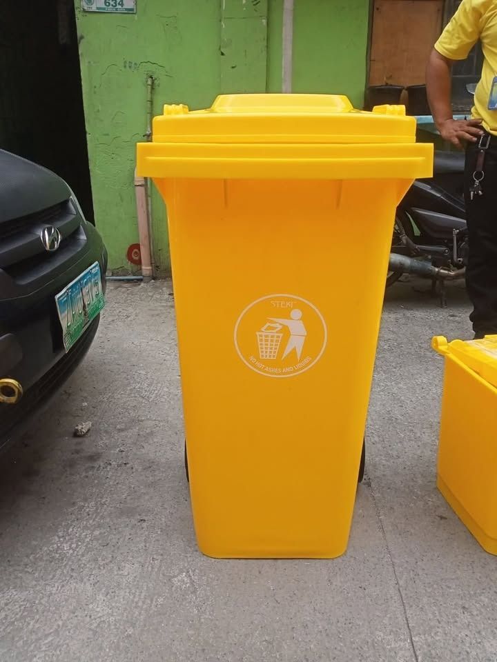 240 LITERS INDUSTRIAL BIN (Category: Storage Boxes & Baskets) located in Caloocan City. Submitted by calmhawk_a2cd7a (Listing ID 1469629046, Image 3). Description: INDUSTRIAL TRASH BIN WITH WHEELS 240 LITERS - 57.5 X 72 X 104 CM JUST CALL US / Pm me for more info. -09971763227 LOOK FOR : ANGHIE Address: 634 JRA COMPOUND LUPANG PARI SAN MIGUEL PASIG CITY WEBSITE: http://jocelynesidera30.wibsite.com/joekelceetrading email: [hidden information].