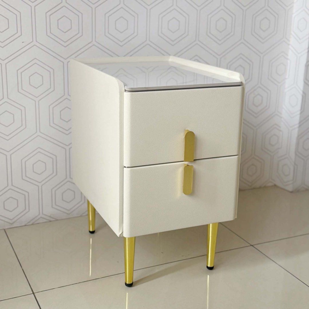 2 drawers Side aend Night Table (Category: Tables & Sets) located in Valenzuela. Submitted by jhagonzales (Listing ID 1469672107, Image 1). Description: .