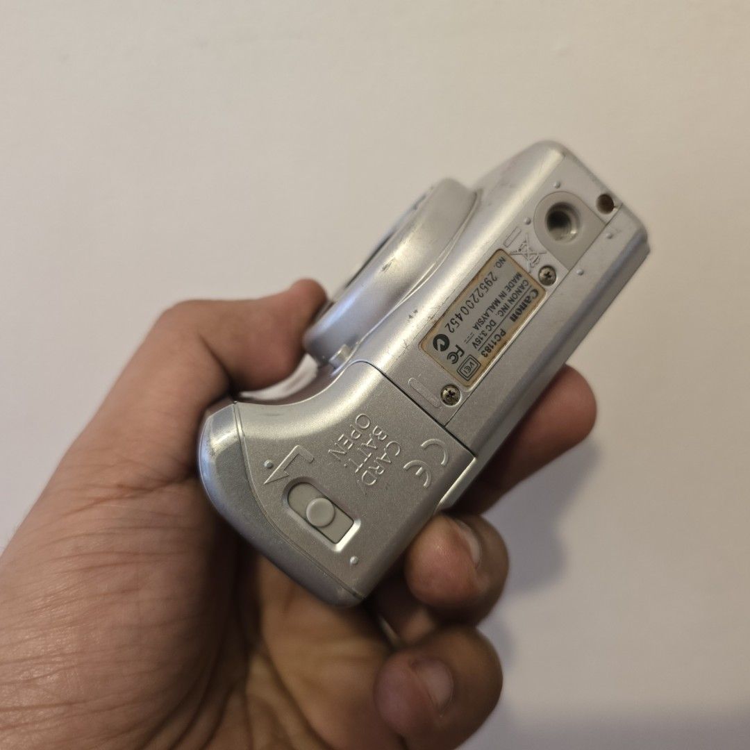 2nd Hand Canon A540 IS (6.0 Megapixels) – No Issues (Category: Cameras) located in Quezon City. Submitted by manila_segunda_mano (Listing ID 1469611144, Image 3). Description: 2nd Hand Canon A540 IS (6.0 Megapixels) – No Issues Price: ₱4.8K Inclusions: • Unit (please zoom in/out for cosmetic details) • Battery • Strap Interested? Please send us a direct message for a faster transaction. Sample photos are available upon request. Thank you, admins 