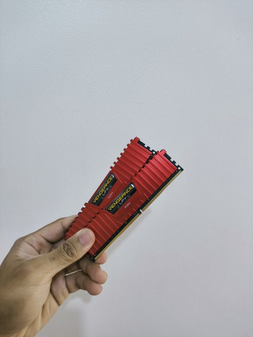 32gb Corsair Vengeance RED DDR4 RAM Memory (Category: Computer Parts) located in Manila. Submitted by allanhs (Listing ID 1469627864, Image 3). Description: 32gb (2x16) Corsair Vengeance DDR4 RAM Memory Available for videocall tests. RFS: Extra Parts, main PC revamp Location: Taguig/Gil Puyat Black-colored 32gb kit also available. Tags: ddr4, ddr5, ram, memory, ryzen, pc, gaming, computer, intel.
