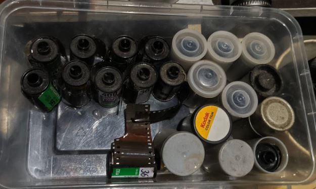 35mm film expired (Category: Cameras) located in Calamba. Submitted by brian4027 (Listing ID 1469636715, Image 2). Description: take all film expired. quit na sa photography total of 58 135 assorted film c200 - wonder photo 2024 xprired the rest no idea na usable.