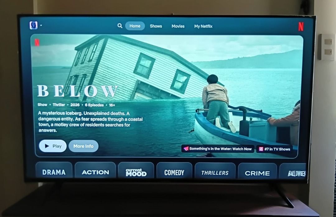 55" Samsung Smart TV (Category: TV) located in Muntinlupa City. Submitted by rixscastillo (Listing ID 1469622449, Image 2). Description: No dead pixels, No scratches and still has plastic on edges of screen. Good as new. Comes with original box and remote..