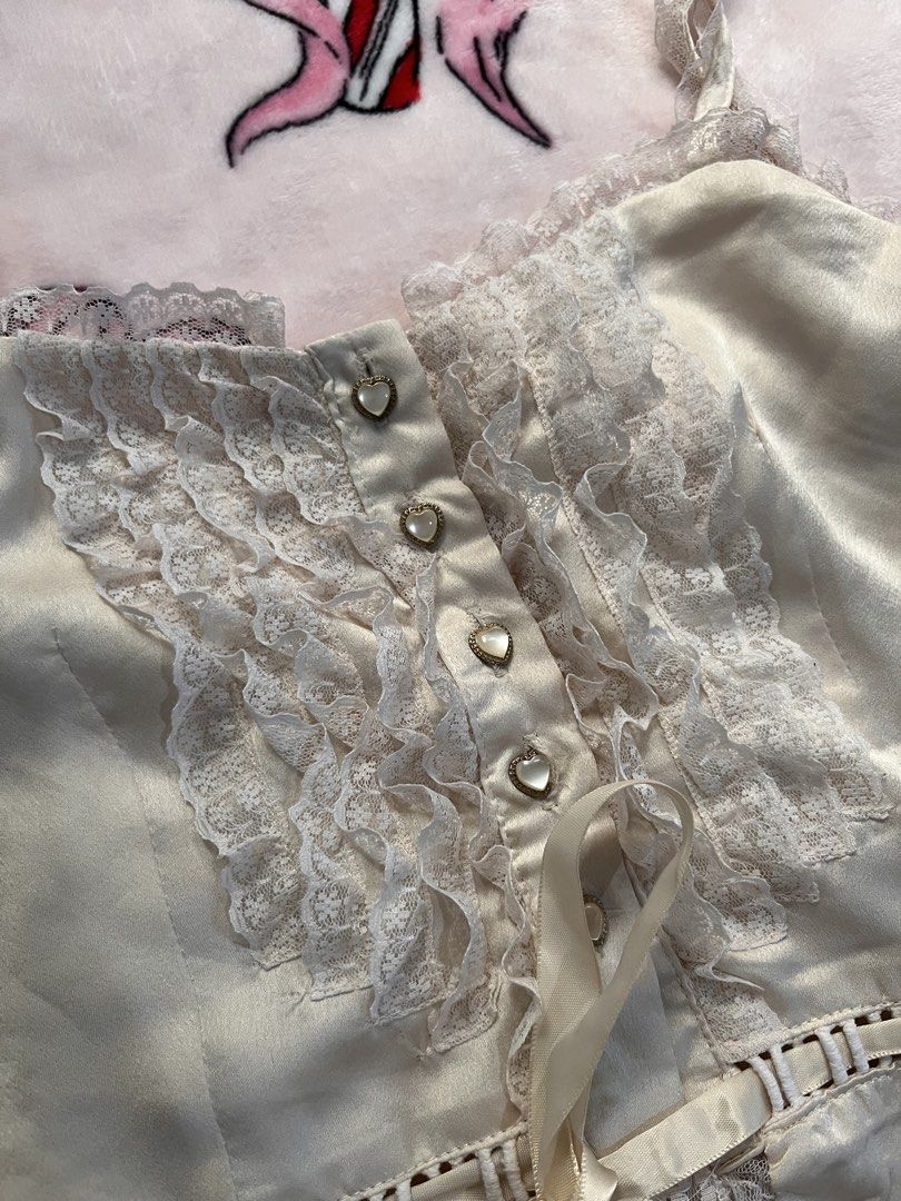 ⋆. 𐙚 ˚ cream viet coquette top (Category: Sleeveless) located in Makati City. Submitted by thezarachives (Listing ID 1469671148, Image 2). Description: .