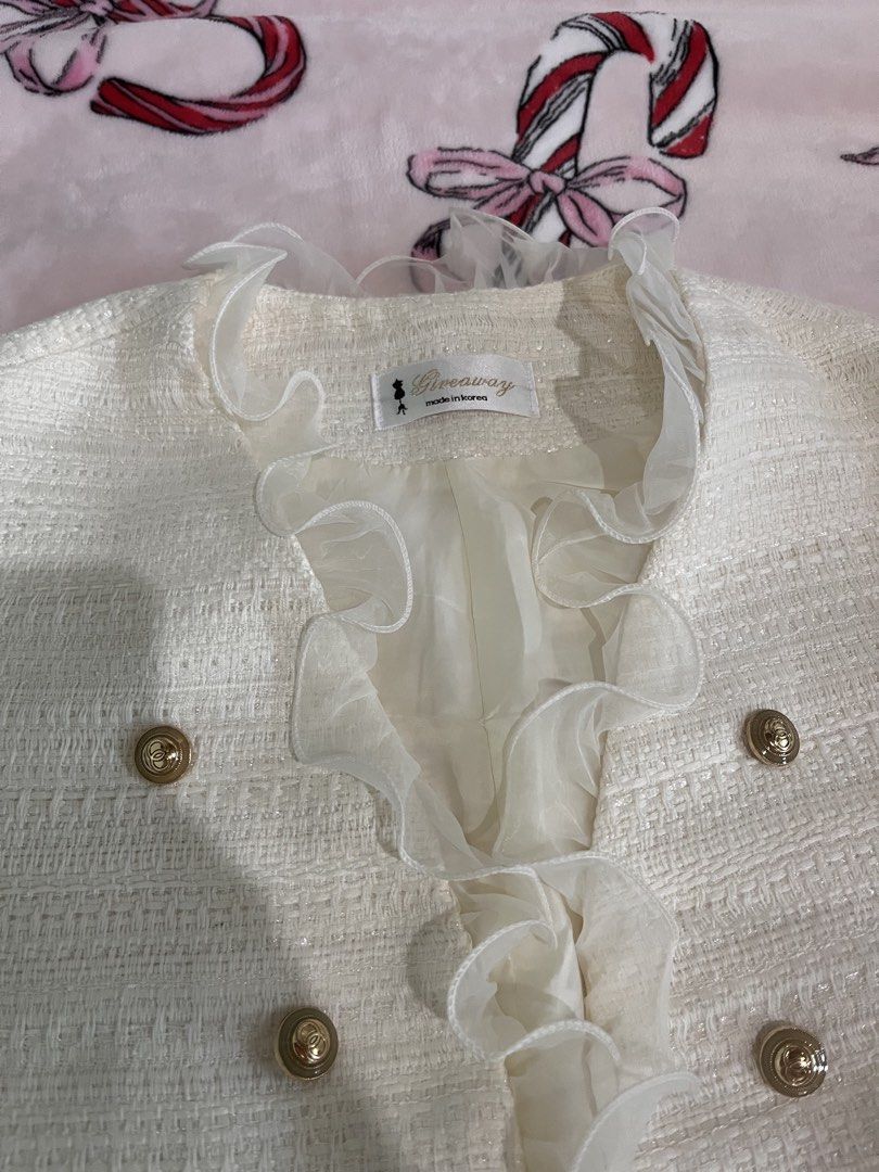 ⋆. 𐙚 ˚ korean tweed vest (Category: Others Tops) located in Makati City. Submitted by thezarachives (Listing ID 1469673535, Image 2). Description: .