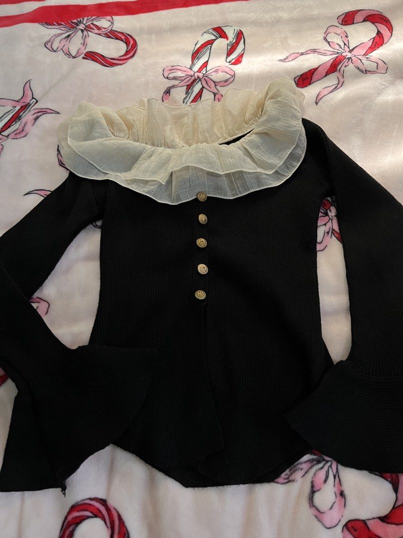 ⋆. 𐙚 ˚ viet black off shoulder top (Category: Longsleeves) located in Makati City. Submitted by thezarachives (Listing ID 1469671729, Image 1). Description: .