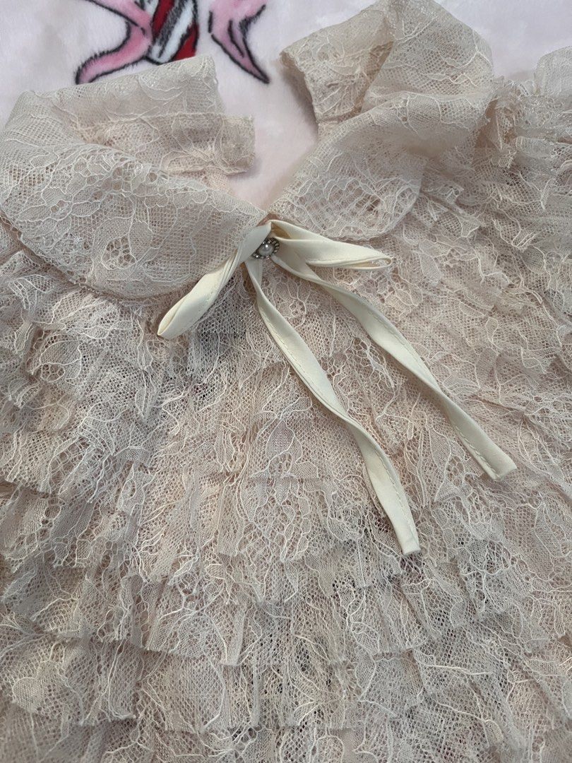 ⋆. 𐙚 ˚ vietnam lace top (Category: Blouses) located in Makati City. Submitted by thezarachives (Listing ID 1469670255, Image 2). Description: .