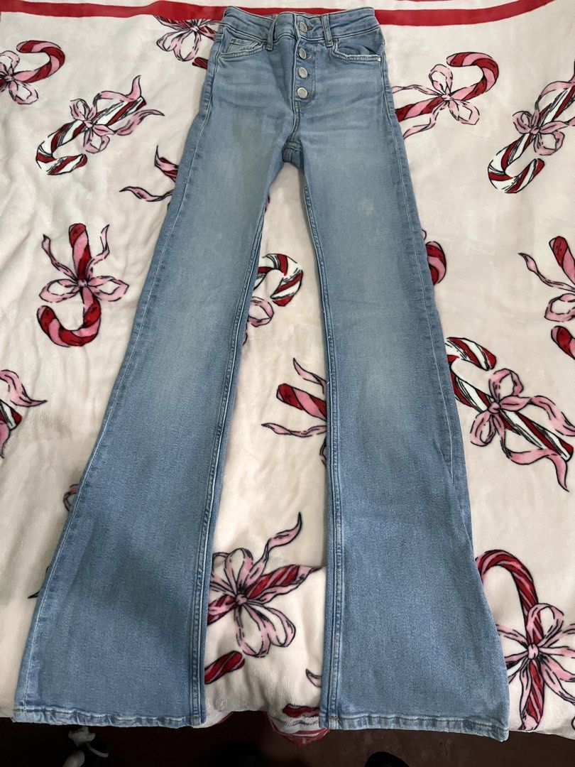 ⋆. 𐙚 ˚ zara flare denim jeans (Category: Other Bottoms) located in Makati City. Submitted by thezarachives (Listing ID 1469672586, Image 1). Description: .