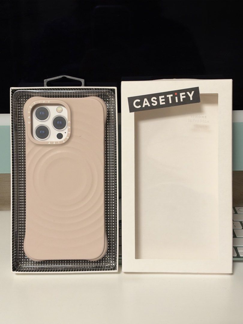 🏷️ iphone 16 pro max authentic casetify ripple case (Category: Cases & Sleeves) located in Pasay City. Submitted by erickaolalu (Listing ID 1469593978, Image 3). Description: • bought from casetify HK (₱3,500) last march • with original packaging (no paper bag) • used twice • with dent/scratch (see pictures).
