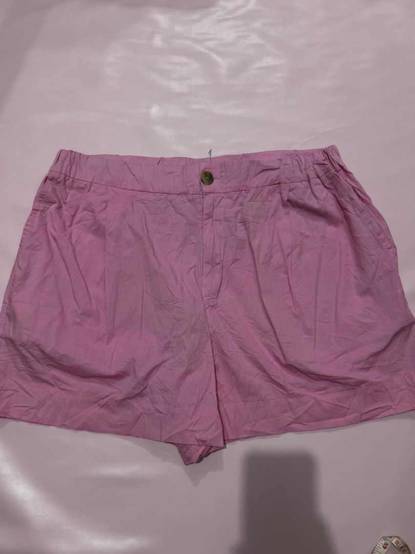 A New Day Pink Short (Category: Activewear) located in Manila. Submitted by chen_clybelles (Listing ID 1469705419, Image 1). Description: L on tag, fits to XL.