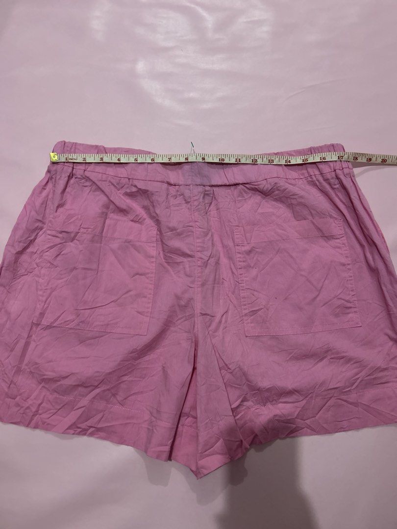 A New Day Pink Short (Category: Activewear) located in Manila. Submitted by chen_clybelles (Listing ID 1469705419, Image 3). Description: L on tag, fits to XL.