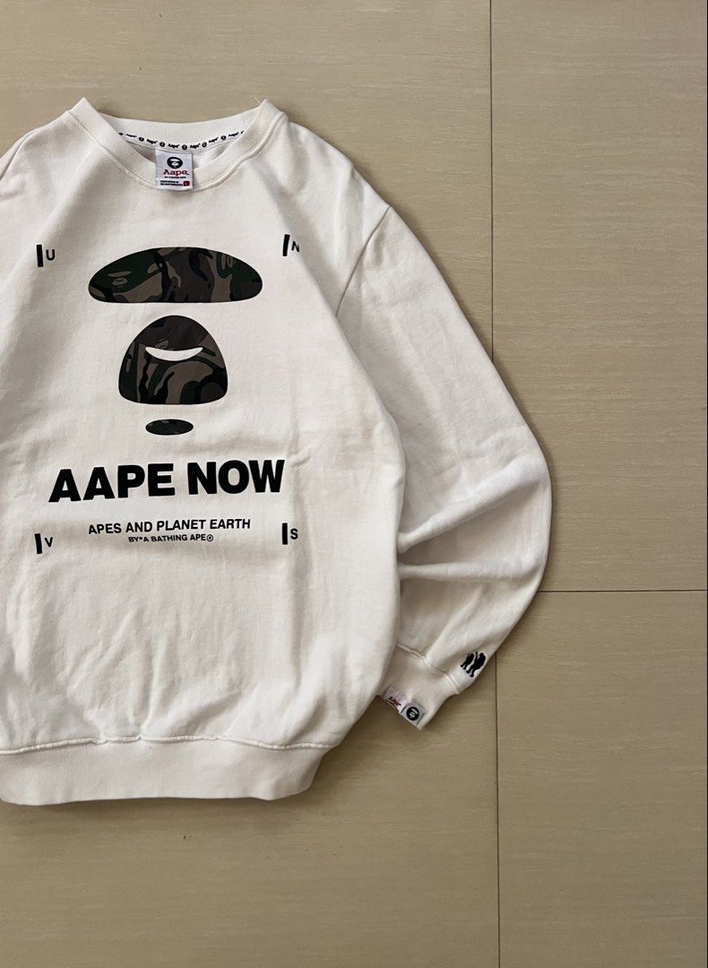 AAPE CREWNECK (Category: Coats, Jackets and Outerwear) located in Batangas. Submitted by engr_thrift (Listing ID 1469671845, Image 2). Description: 📌 AAPE ( Large) 📐Dimension ( Inches ) Length: 27 Width : 21 Color rate: 9.5/10 Issue : none .
