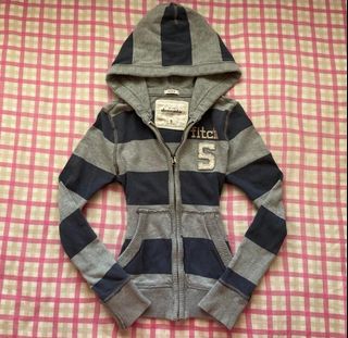 (Category: ) located in . Submitted by y2k_thrift_ (Listing ID 1469703218, Image 1). Description: .