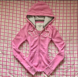 (Category: ) located in . Submitted by y2k_thrift_ (Listing ID 1469702465, Image 1). Description: .